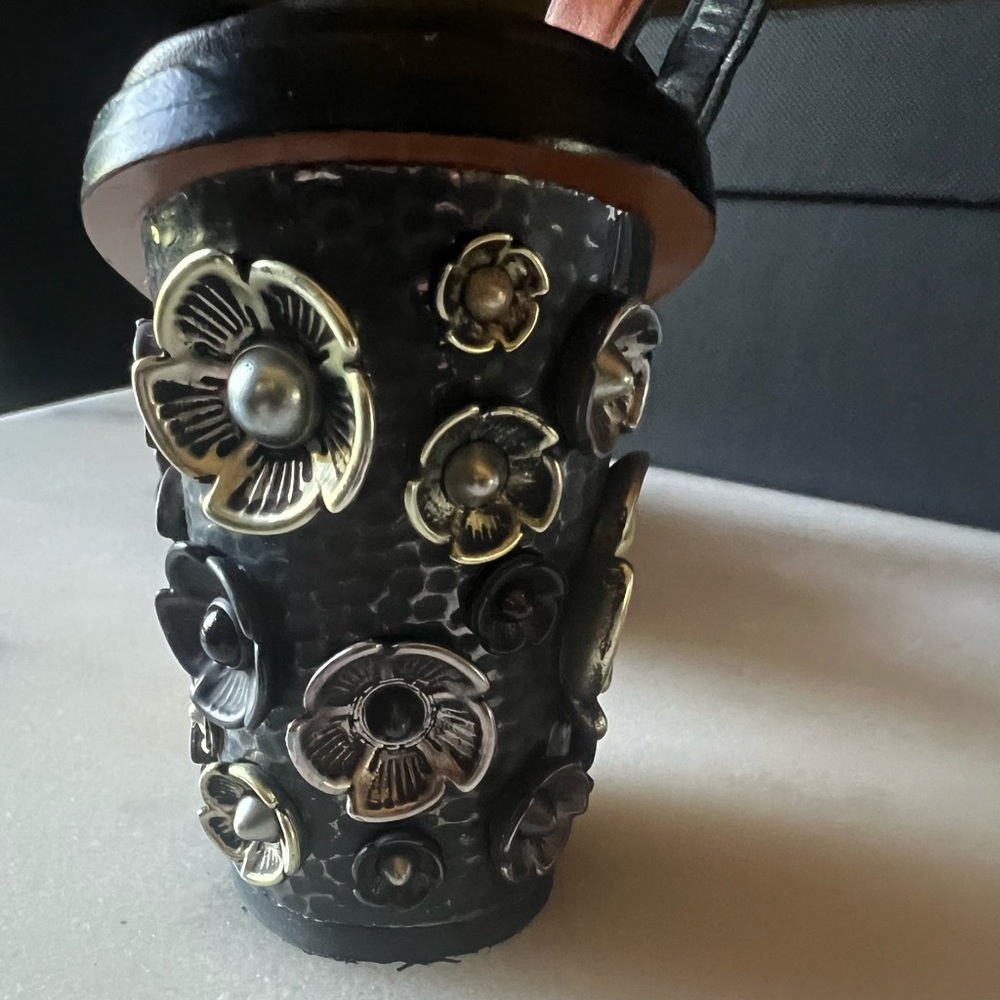 🥀 Coach Tea Rose Black Heels/Sandals - Picture 7 of 16